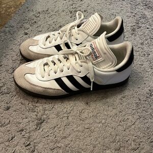 Adidas Men’s Sambas- Size 8.5 (women’s 10)
